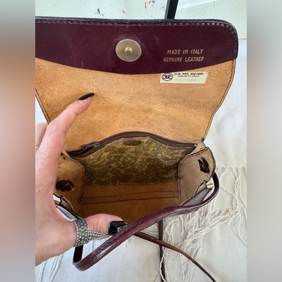 Sorpresa! Made in Italy Genuine Leather Vintage Crossbody - Picture 7 of 16